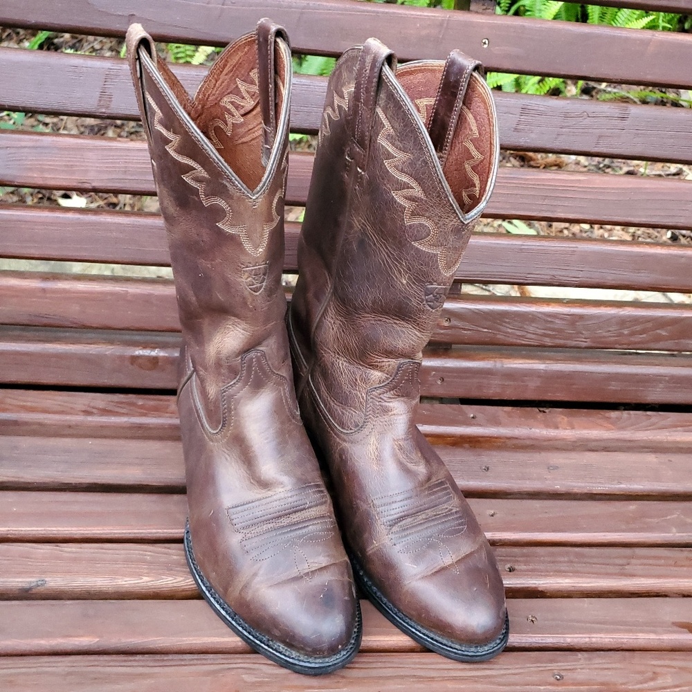 Men's Ariat Sedona boots, sz 10, excell. condition